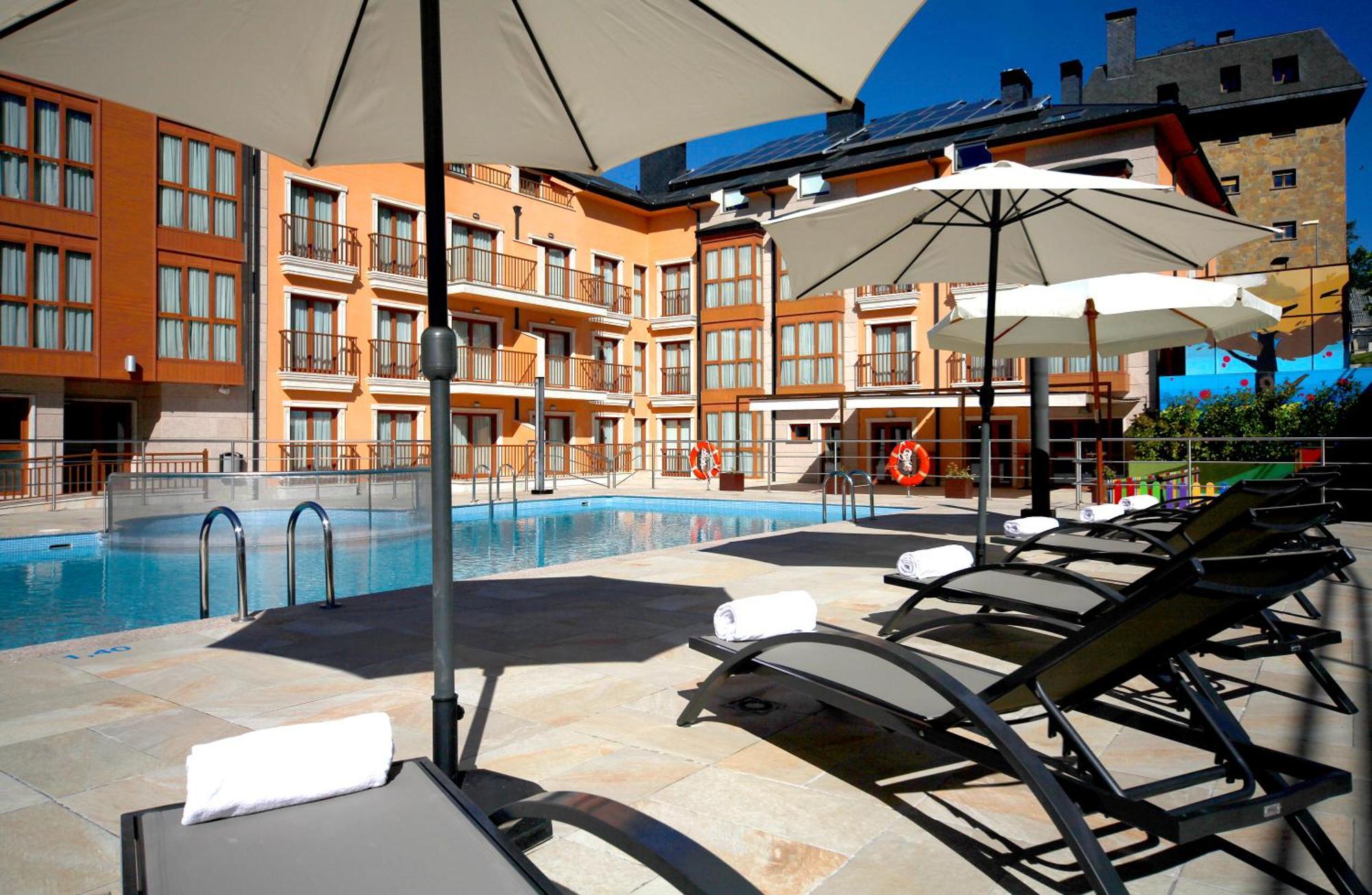 Apartahotel & Spa Jacetania Jaca Ngoại thất bức ảnh
